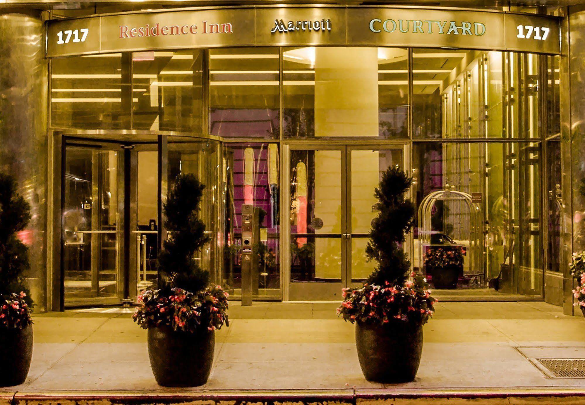 Courtyard By Marriott New York Manhattan/Central Park Hotel Exterior foto